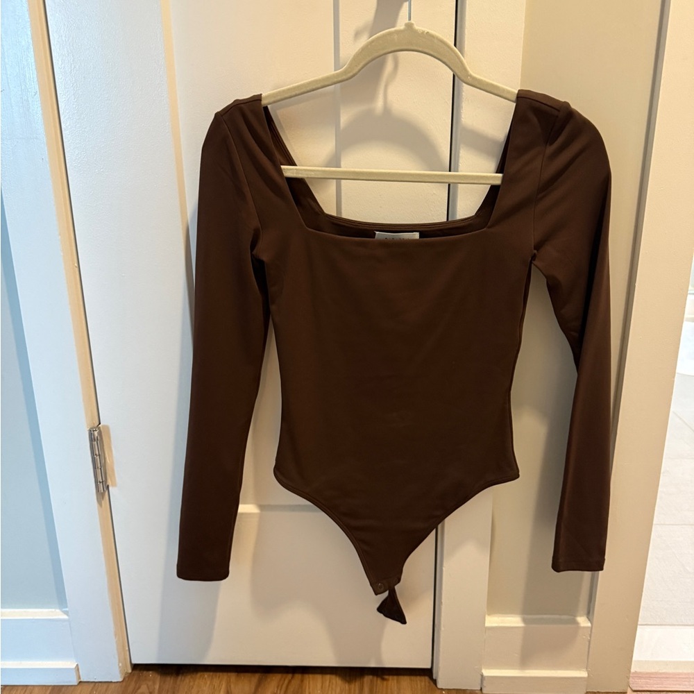 Aritzia Contour Squareneck Bodysuit